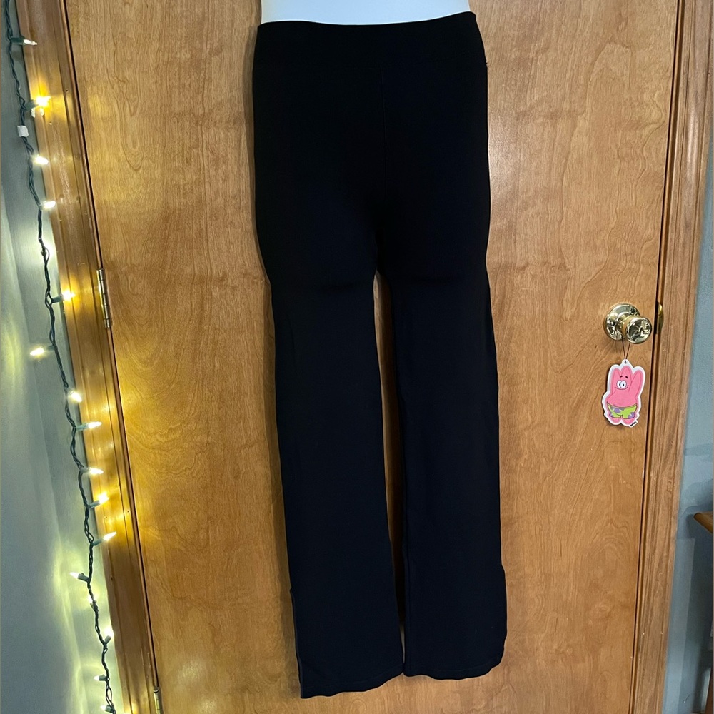 NWOT Fabletics Straight Leg Yoga Pants